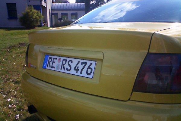 Audi A4 Lackierung gelb Kohlefaser Carbon