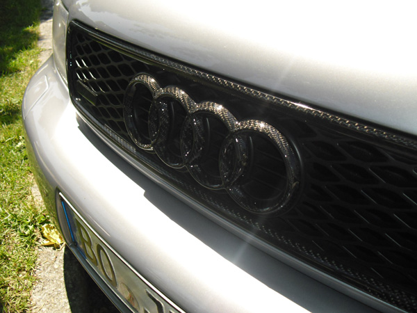 Audi RS4 Lackierung weiss Kohlefaser Karbon