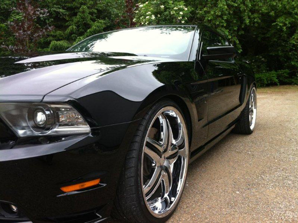 Ford Mustang Autolackierung schwarz