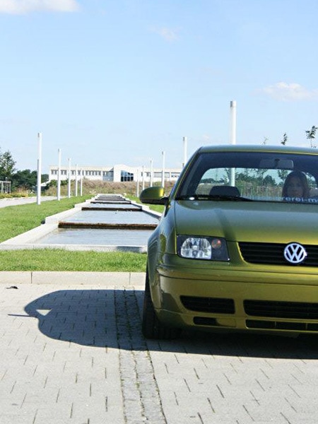 VW Golf 4 Instandsetzung Lackierung Tuning gold