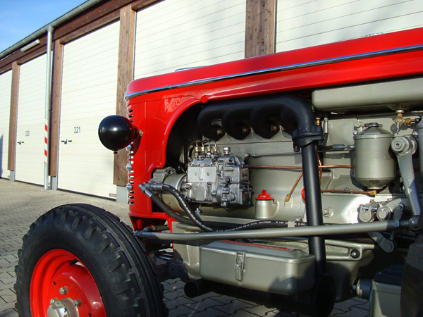 Hürlimann Traktor rot