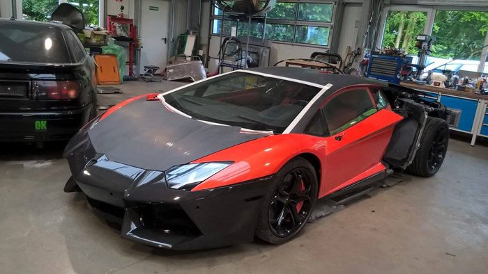 Lamborghini Aventador Lackierung rot orange