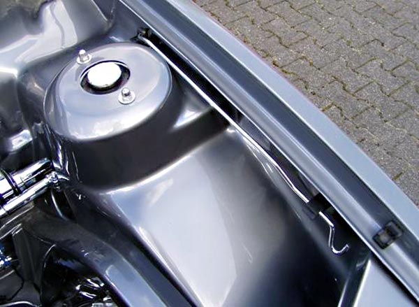 Opel Kadett D silber Lack Aufarbeitung Tuning Kohlefaser Chrom