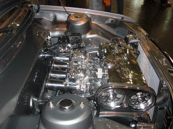 Opel Kadett D silber Lack Aufarbeitung Tuning Kohlefaser Chrom Motor