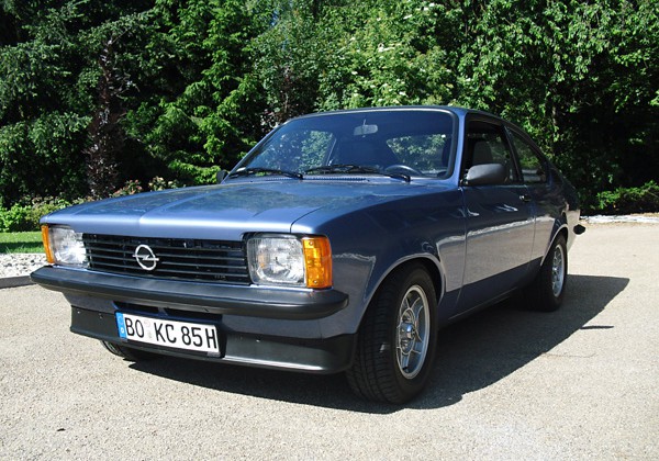 Opel Kadett Ralley Lackierung blau