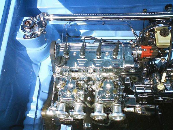 VW Golf 1 floridablau hellblau Lackierung Tuning verchomt Motor