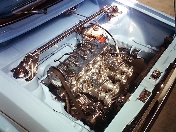 VW Golf 1 floridablau hellblau Lackierung Tuning verchomt Motor