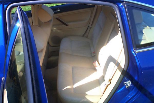 VW Passat Autolackierung blau royalblau